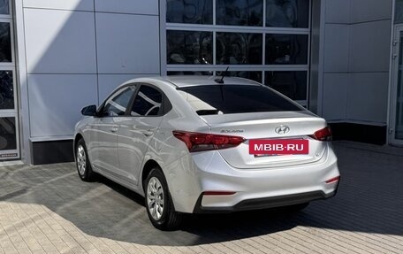 Hyundai Solaris II рестайлинг, 2017 год, 1 320 000 рублей, 5 фотография