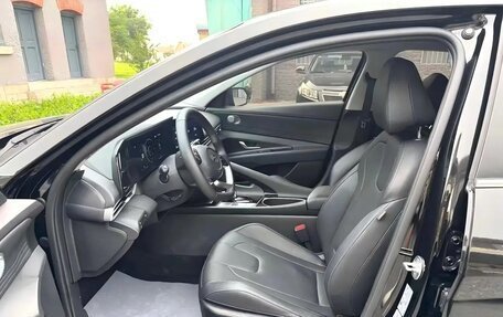 Hyundai Elantra, 2022 год, 1 700 000 рублей, 5 фотография