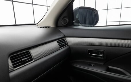 Mitsubishi Outlander III рестайлинг 3, 2017 год, 2 199 000 рублей, 21 фотография