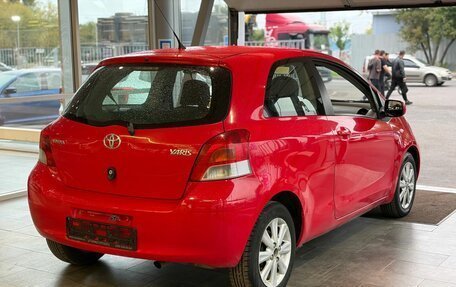 Toyota Yaris III рестайлинг, 2009 год, 645 000 рублей, 6 фотография