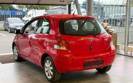 Toyota Yaris III рестайлинг, 2009 год, 645 000 рублей, 5 фотография