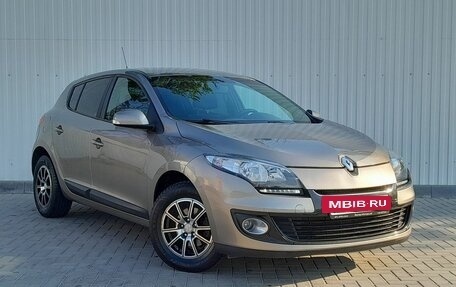 Renault Megane III, 2013 год, 899 000 рублей, 2 фотография