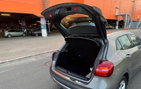Mercedes-Benz GLA, 2018 год, 1 830 000 рублей, 13 фотография