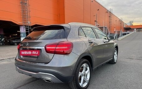 Mercedes-Benz GLA, 2018 год, 1 830 000 рублей, 14 фотография