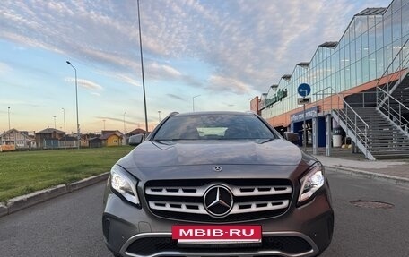 Mercedes-Benz GLA, 2018 год, 1 830 000 рублей, 2 фотография