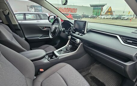 Toyota RAV4, 2021 год, 3 150 000 рублей, 9 фотография