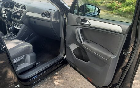 Volkswagen Tiguan II, 2019 год, 2 380 000 рублей, 12 фотография