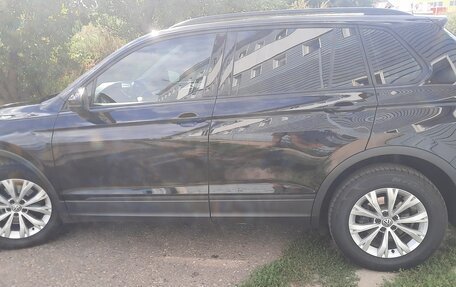 Volkswagen Tiguan II, 2019 год, 2 380 000 рублей, 10 фотография