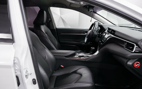 Toyota Camry, 2019 год, 3 099 000 рублей, 8 фотография