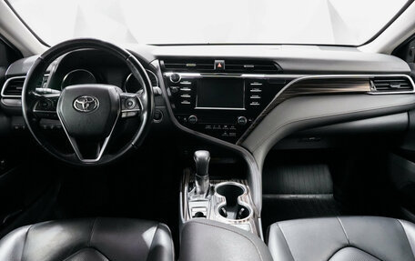 Toyota Camry, 2019 год, 3 099 000 рублей, 7 фотография