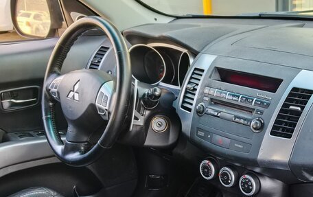 Mitsubishi Outlander III рестайлинг 3, 2007 год, 850 000 рублей, 10 фотография