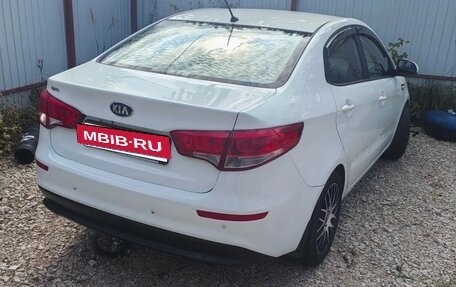 KIA Rio III рестайлинг, 2015 год, 900 000 рублей, 2 фотография