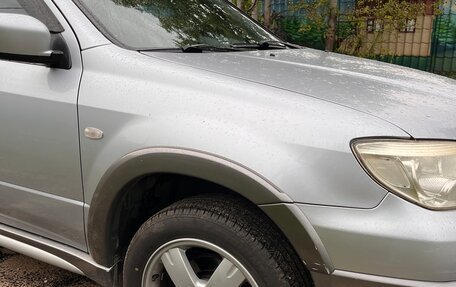 Mitsubishi Outlander III рестайлинг 3, 2006 год, 710 000 рублей, 4 фотография