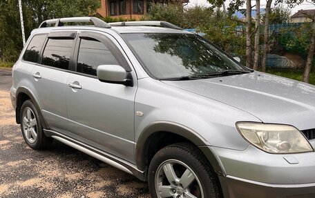 Mitsubishi Outlander III рестайлинг 3, 2006 год, 710 000 рублей, 3 фотография