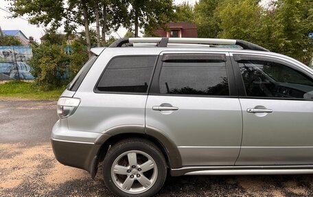 Mitsubishi Outlander III рестайлинг 3, 2006 год, 710 000 рублей, 5 фотография