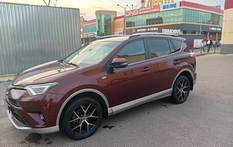 Toyota RAV4, 2017 год, 1 700 000 рублей, 3 фотография