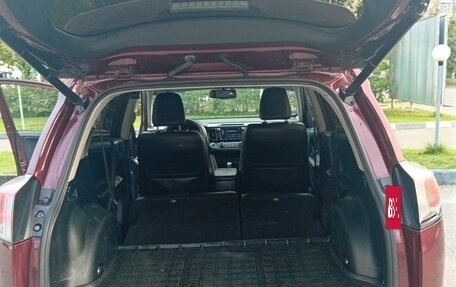 Toyota RAV4, 2017 год, 1 700 000 рублей, 12 фотография