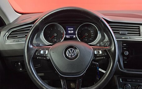 Volkswagen Tiguan II, 2019 год, 2 125 000 рублей, 12 фотография