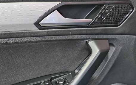 Volkswagen Tiguan II, 2019 год, 2 125 000 рублей, 15 фотография