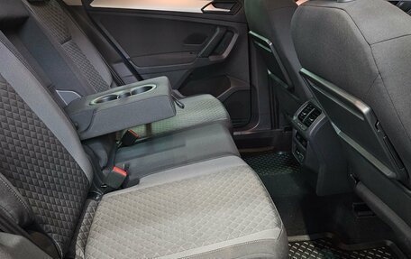 Volkswagen Tiguan II, 2019 год, 2 125 000 рублей, 14 фотография