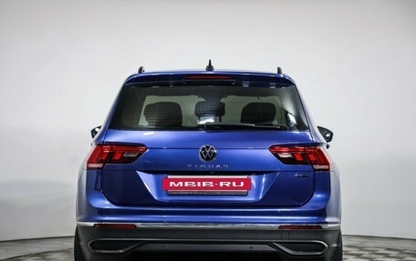 Volkswagen Tiguan II, 2021 год, 2 499 000 рублей, 6 фотография