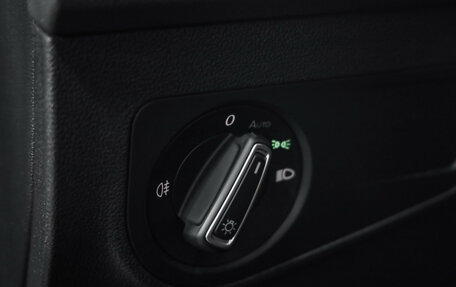 Volkswagen Tiguan II, 2021 год, 2 499 000 рублей, 19 фотография