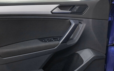 Volkswagen Tiguan II, 2021 год, 2 499 000 рублей, 20 фотография