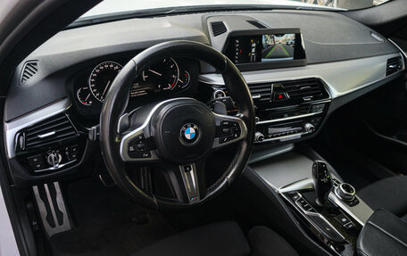 BMW 5 серия, 2018 год, 3 500 000 рублей, 12 фотография