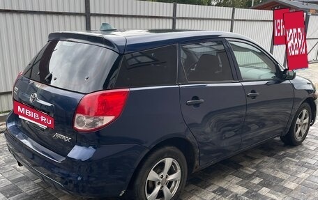 Toyota Matrix, 2004 год, 497 000 рублей, 2 фотография