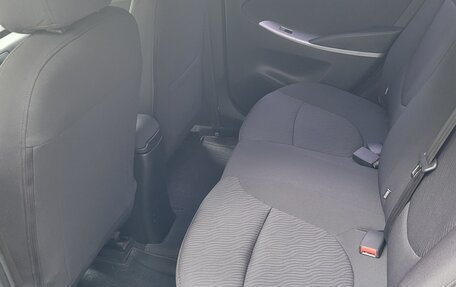 Hyundai Solaris II рестайлинг, 2011 год, 850 000 рублей, 5 фотография
