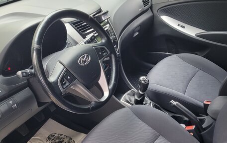 Hyundai Solaris II рестайлинг, 2011 год, 850 000 рублей, 4 фотография