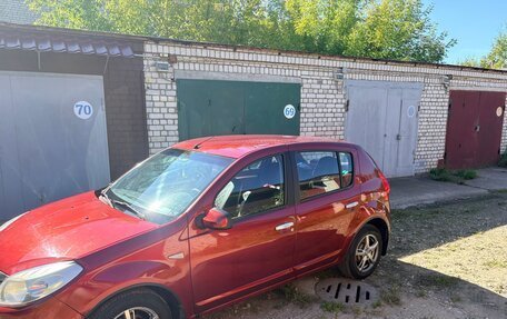 Renault Sandero I, 2010 год, 420 000 рублей, 2 фотография