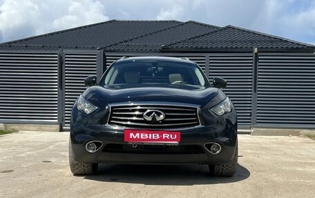 Infiniti QX70, 2014 год, 2 350 000 рублей, 2 фотография