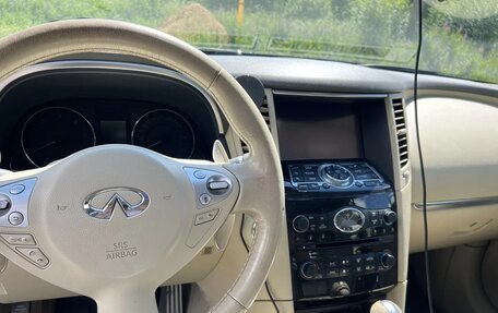Infiniti QX70, 2014 год, 2 350 000 рублей, 12 фотография
