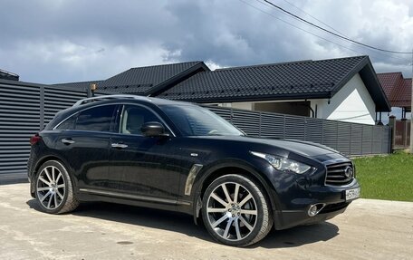 Infiniti QX70, 2014 год, 2 350 000 рублей, 3 фотография