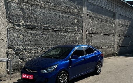 Hyundai Solaris II рестайлинг, 2013 год, 880 000 рублей, 1 фотография