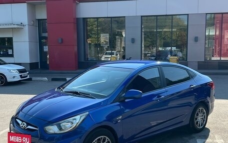 Hyundai Solaris II рестайлинг, 2013 год, 880 000 рублей, 4 фотография