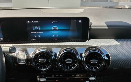 Mercedes-Benz A-Класс, 2019 год, 2 098 000 рублей, 10 фотография