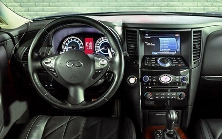 Infiniti QX70, 2017 год, 3 930 000 рублей, 18 фотография