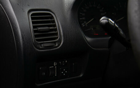 Mitsubishi Carisma I, 2002 год, 208 000 рублей, 9 фотография