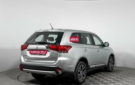 Mitsubishi Outlander III рестайлинг 3, 2016 год, 1 678 000 рублей, 5 фотография
