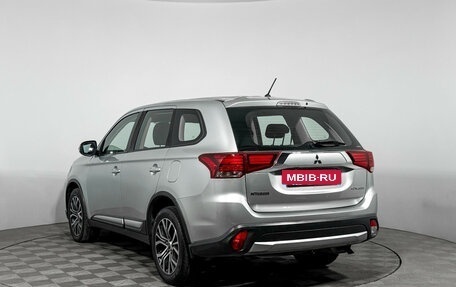 Mitsubishi Outlander III рестайлинг 3, 2016 год, 1 678 000 рублей, 7 фотография
