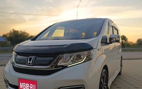 Honda Stepwgn IV, 2017 год, 1 890 000 рублей, 1 фотография