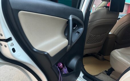 Toyota RAV4, 2011 год, 1 500 000 рублей, 16 фотография