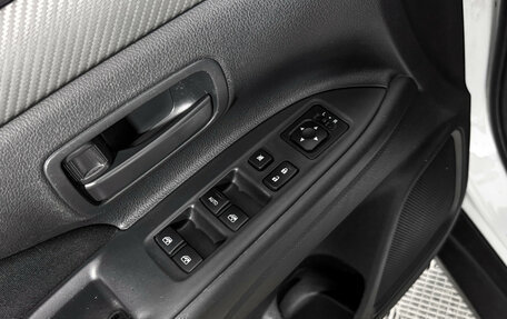 Mitsubishi Outlander III рестайлинг 3, 2018 год, 1 770 000 рублей, 10 фотография