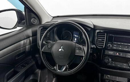 Mitsubishi Outlander III рестайлинг 3, 2018 год, 1 770 000 рублей, 14 фотография
