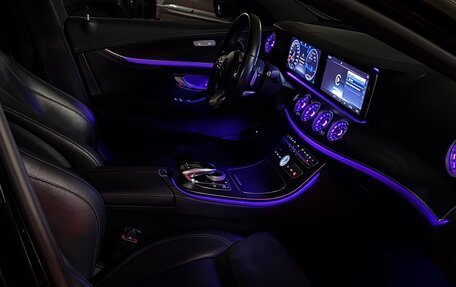 Mercedes-Benz E-Класс, 2019 год, 3 050 000 рублей, 9 фотография