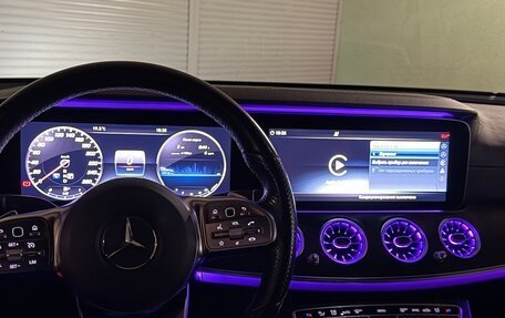 Mercedes-Benz E-Класс, 2019 год, 3 050 000 рублей, 11 фотография