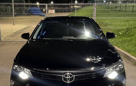 Toyota Camry, 2017 год, 2 590 000 рублей, 2 фотография