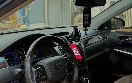 Toyota Camry, 2017 год, 2 590 000 рублей, 6 фотография